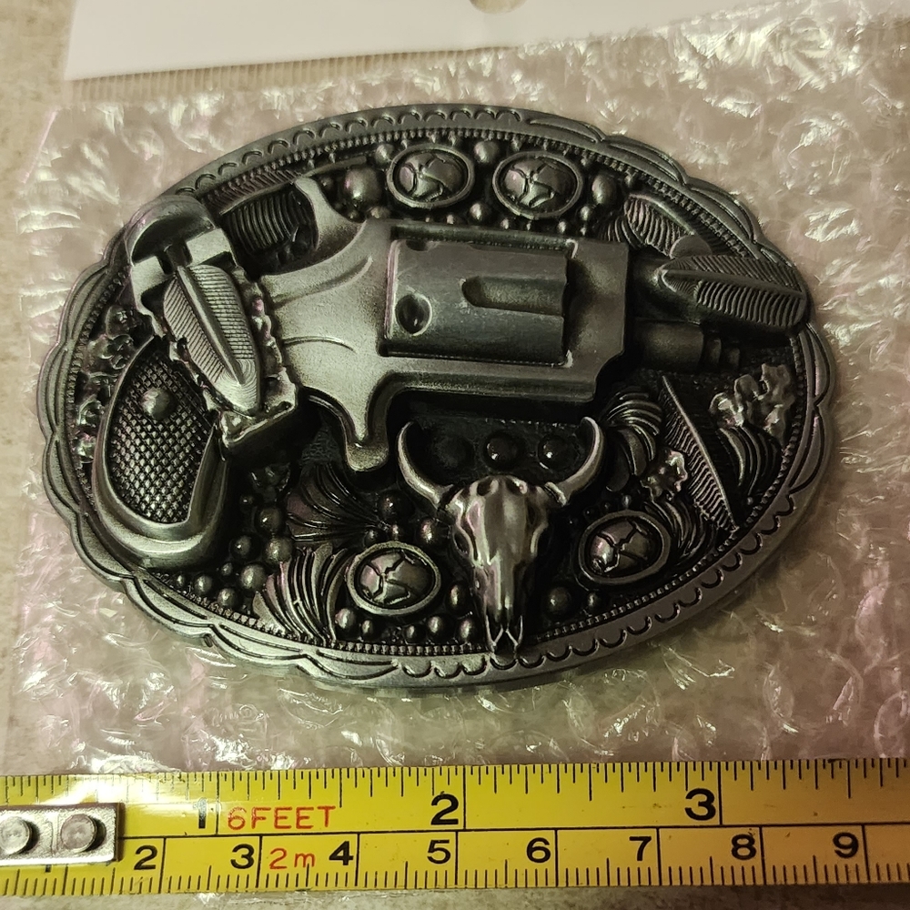 COPY - Western Rodeo Style revolver pistol theme feathers Longhorn bull belt bu…